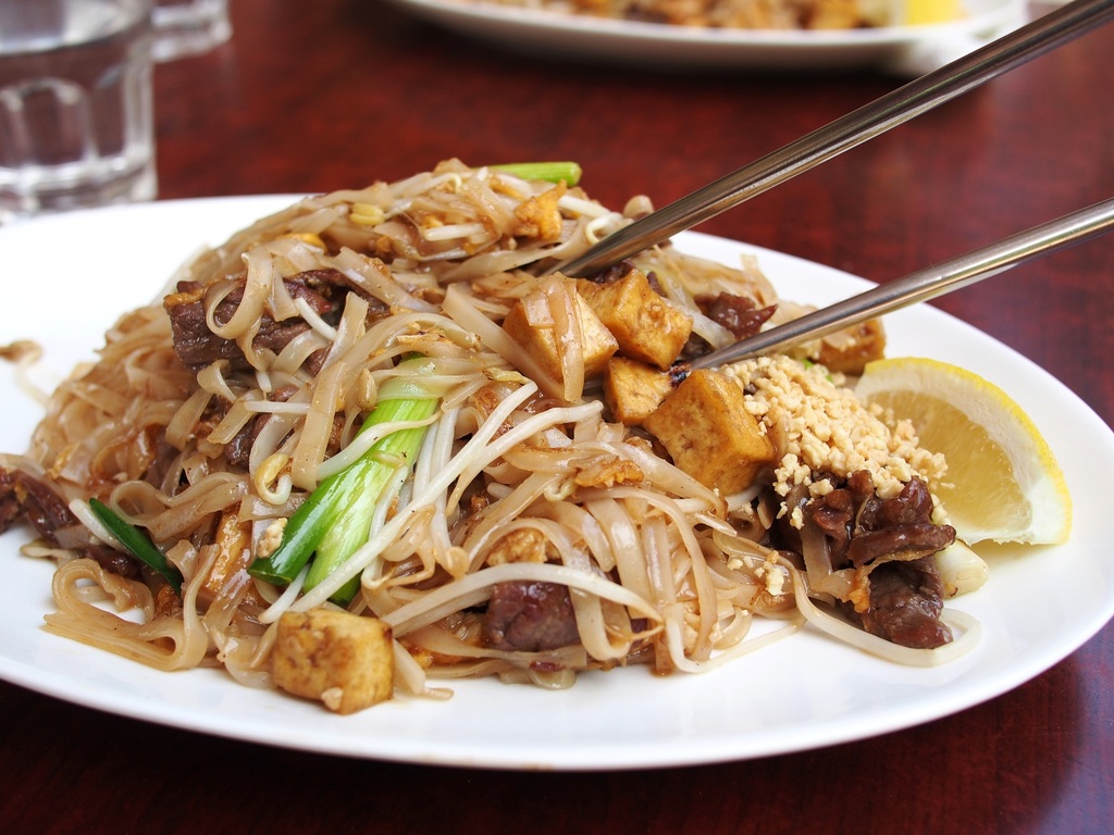 pad thai noodles with beef